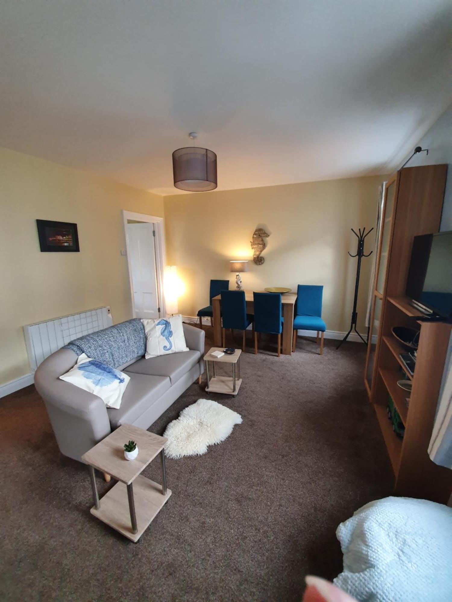 Main Street House Apartment Portrush Room photo